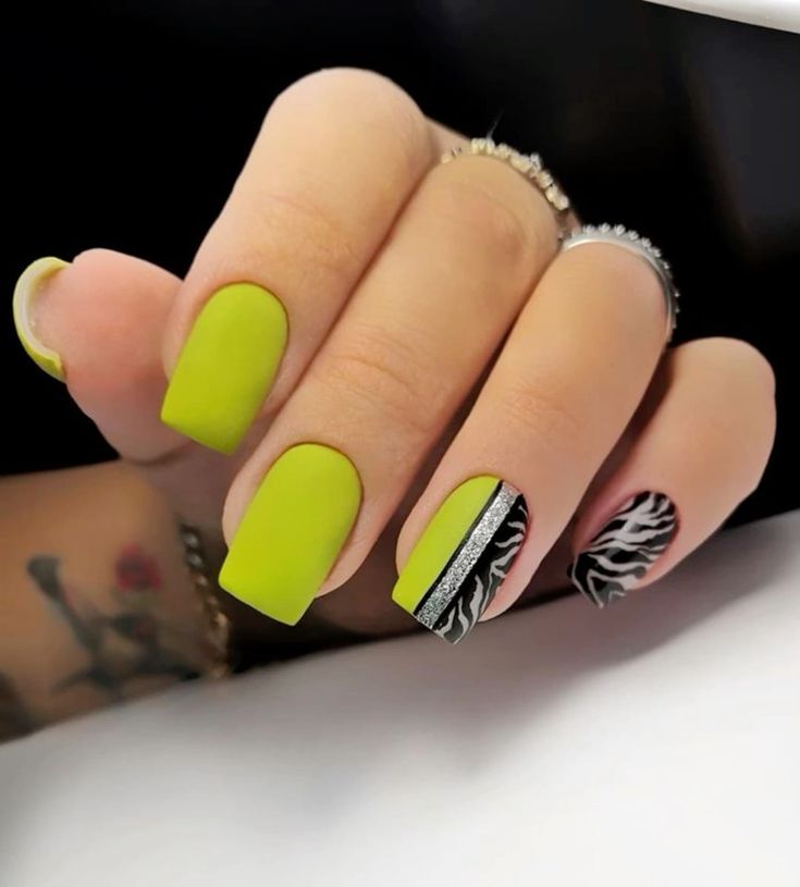 Summer Sizzle: Acrylic Nails to Flaunt This Season 28 Ideas