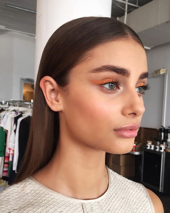 Unveiling This Season's Must-Try Summer Makeup Looks 26 Ideas