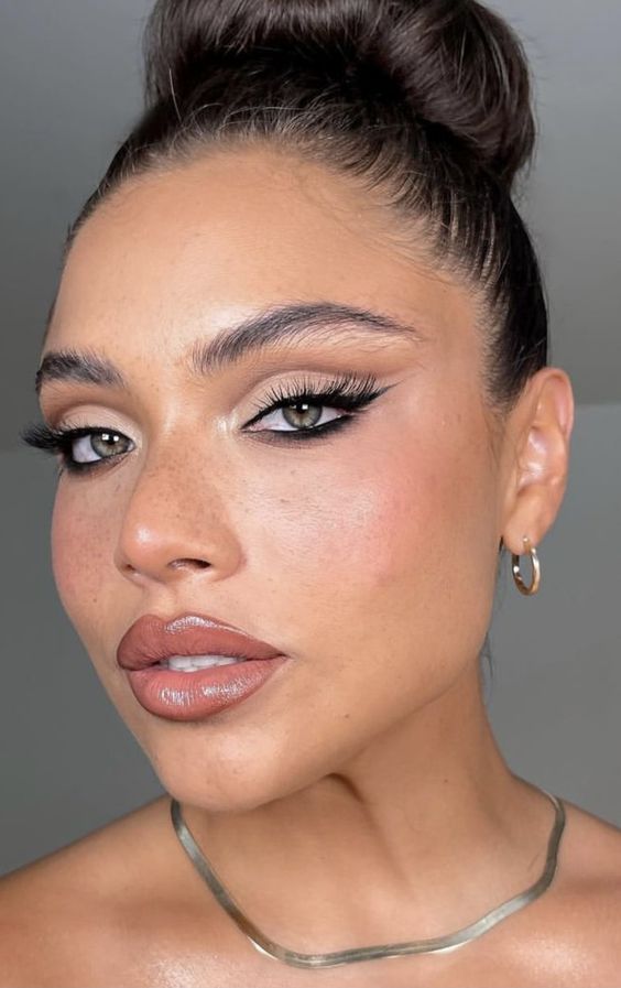 Embracing Natural Beauty: The Ultimate Guide to Natural Summer Makeup Looks 25 Ideas