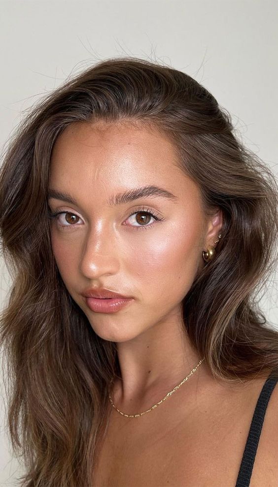 Unveiling This Season's Must-Try Summer Makeup Looks 26 Ideas