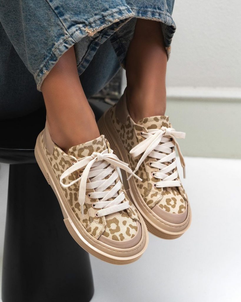 Fall Women's Sneakers 27 Ideas: Trends and Style Guide