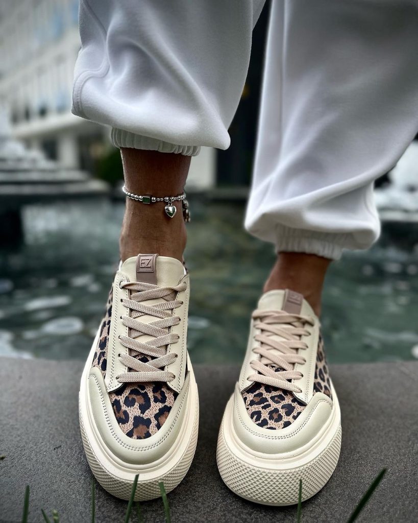 Fall Women's Sneakers 27 Ideas: Trends and Style Guide