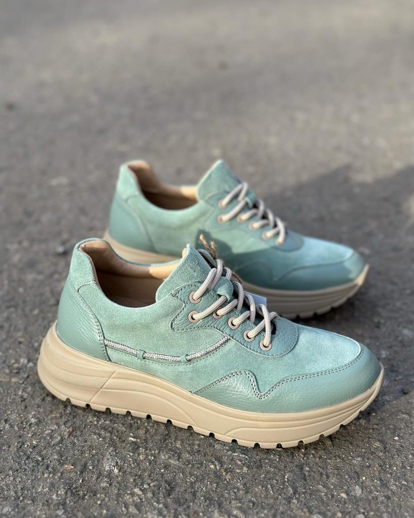 Fall Women's Sneakers 27 Ideas: Trends and Style Guide