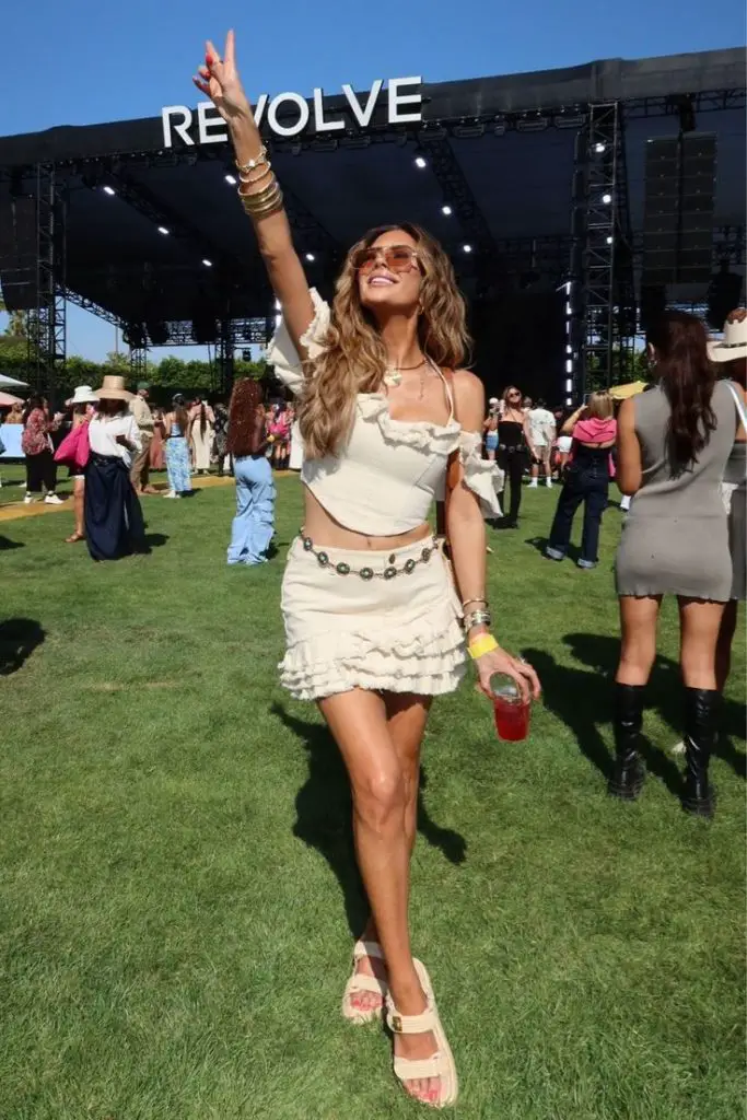 Capturing the Spirit: Your Guide to Outdoor Country Concert Outfits 25 Ideas