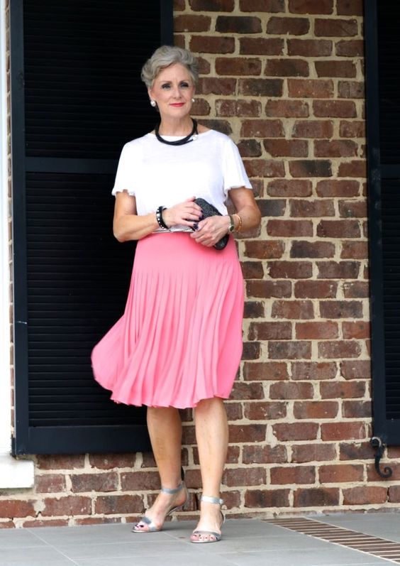 Fashion Trends for Women Over 50 – Embracing Style at Any Age 25 Ideas