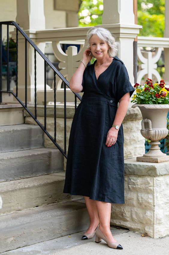 Stylish and Sophisticated: Choosing the Perfect Dresses for Women Over 50 25 Ideas