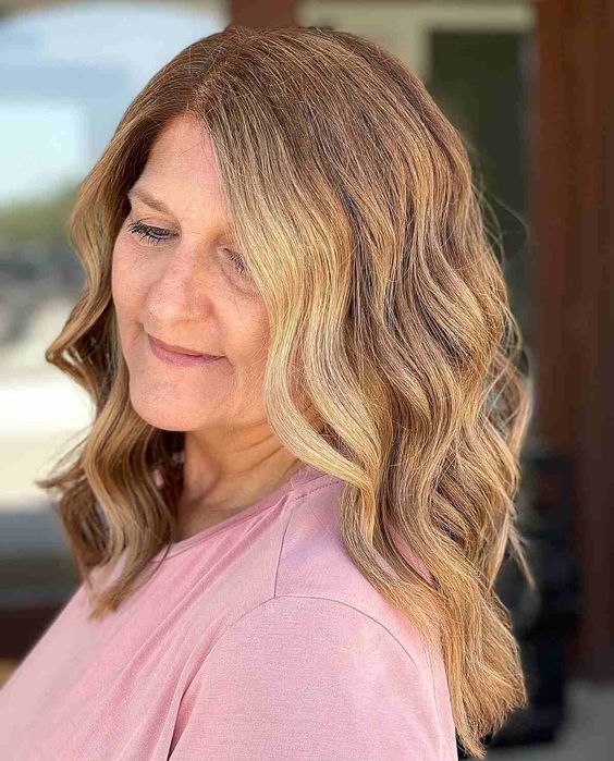 Fall Hairstyles for Women Over 40 24 Ideas: Embrace the Season with Style