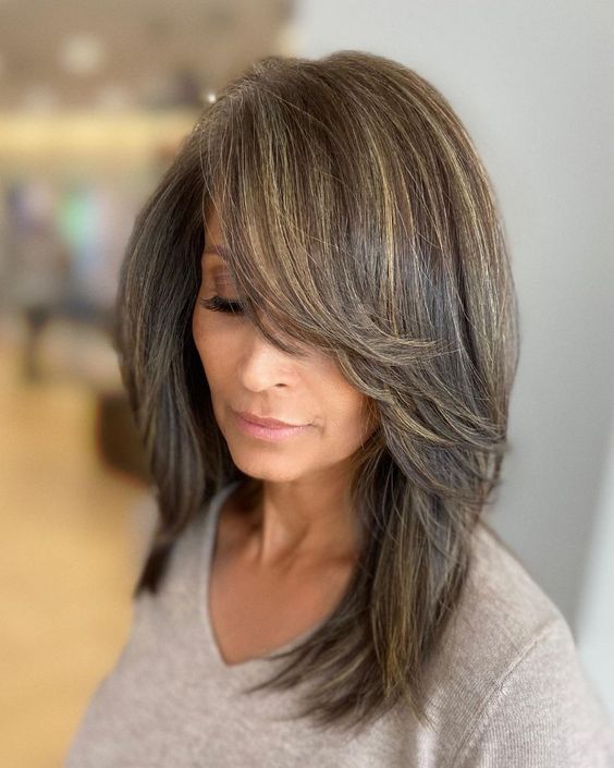 Fall Hairstyles for Women Over 40 24 Ideas: Embrace the Season with Style