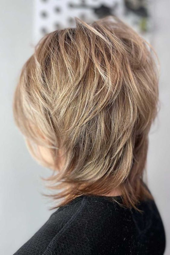 Fall Hairstyles for Women Over 40 24 Ideas: Embrace the Season with Style