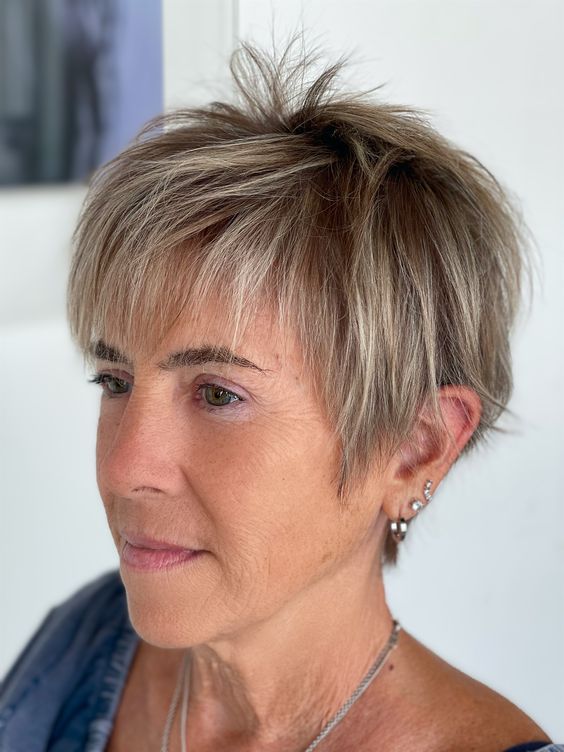 Fall Hairstyles for Women Over 40 24 Ideas: Embrace the Season with Style