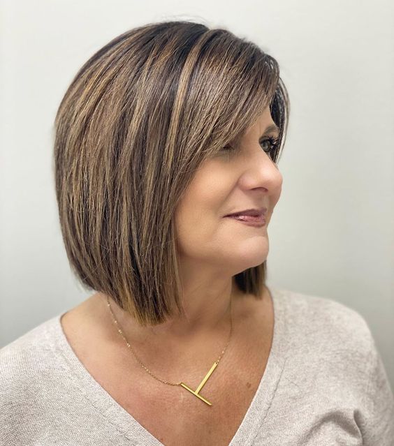 Fall Hairstyles for Women Over 40 24 Ideas: Embrace the Season with Style