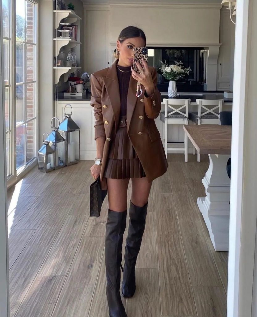 Fall Outfit Aesthetic 25 Ideas: Embracing Autumn's Charm