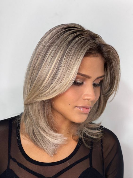 Fall Hairstyles for Women Over 40 24 Ideas: Embrace the Season with Style