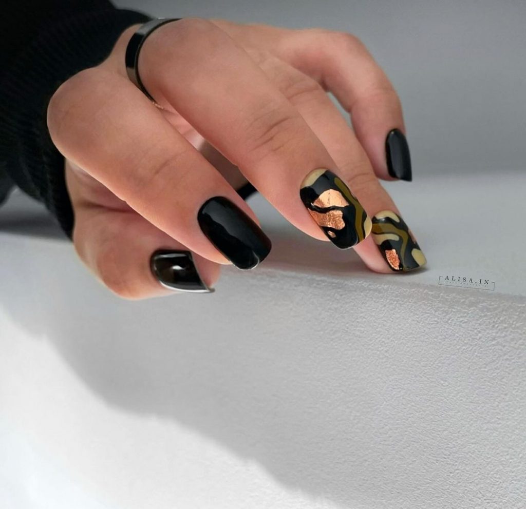 Fall Acrylic Nails 2024: Trendy Designs and 25 Ideas