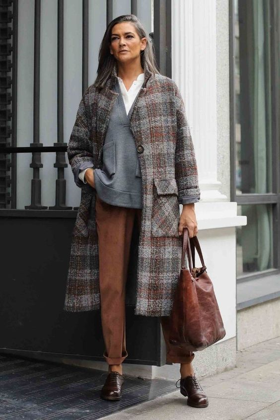 Fall Outfits for 50 Year Old Women 2024: Trendy and Stylish 21 Ideas