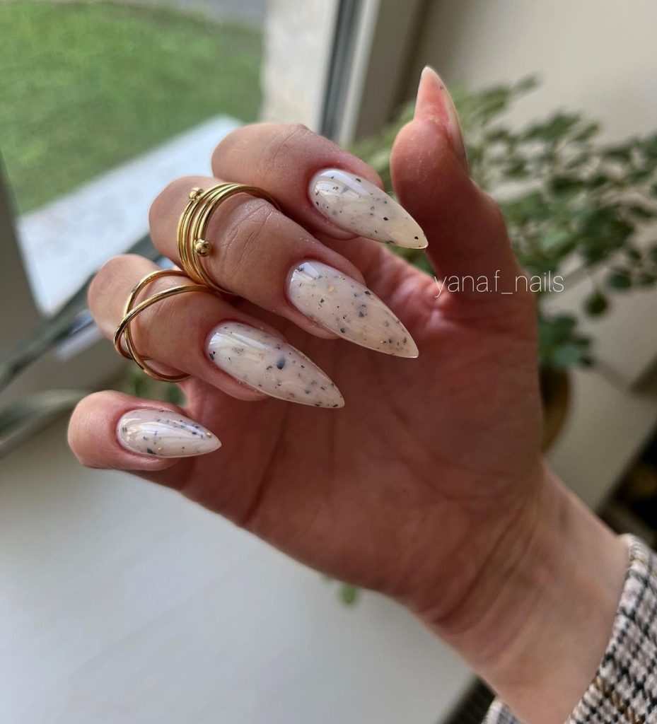 White Fall Nails 26 Ideas: Embrace the Elegance