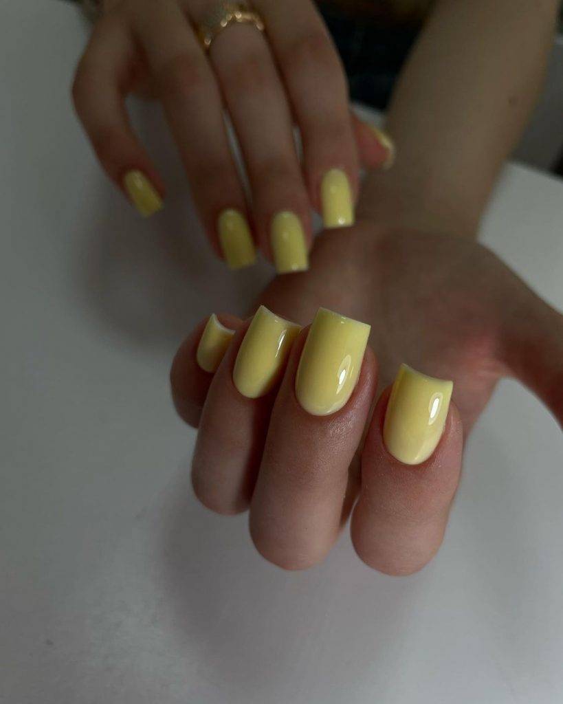 Yellow Fall Nails 27 Ideas: Embrace the Season with Vibrant Hues