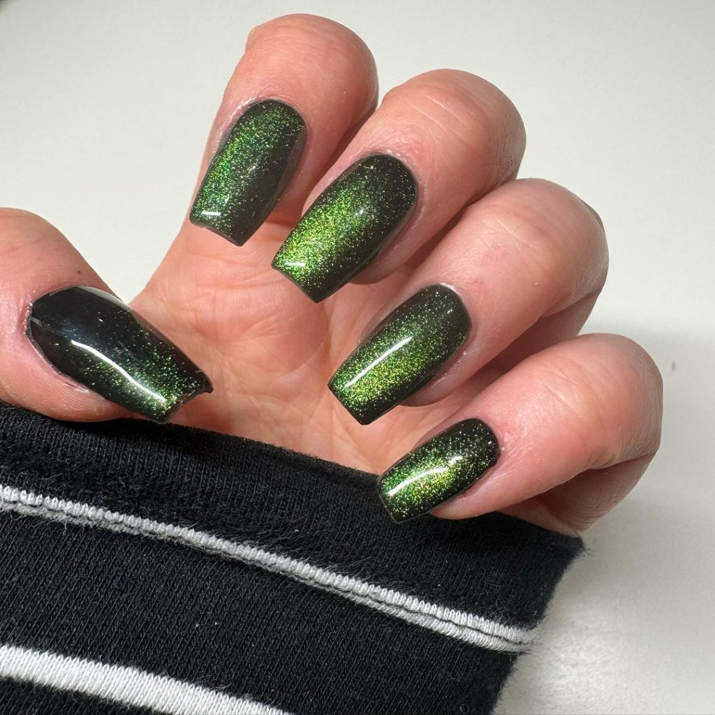 Fall Cat Eye Nails 25 Ideas: Captivating Designs