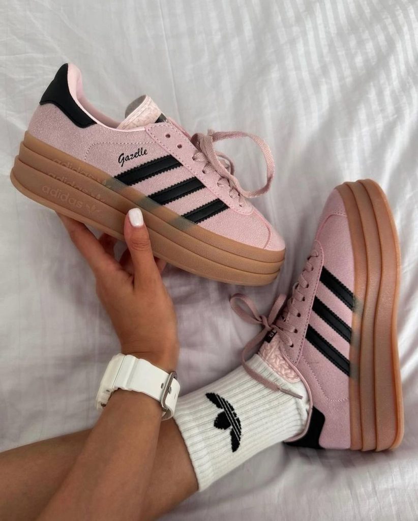 Fall Sneakers 2024 Women's 26 Ideas: Trends, Styles, and Outfits