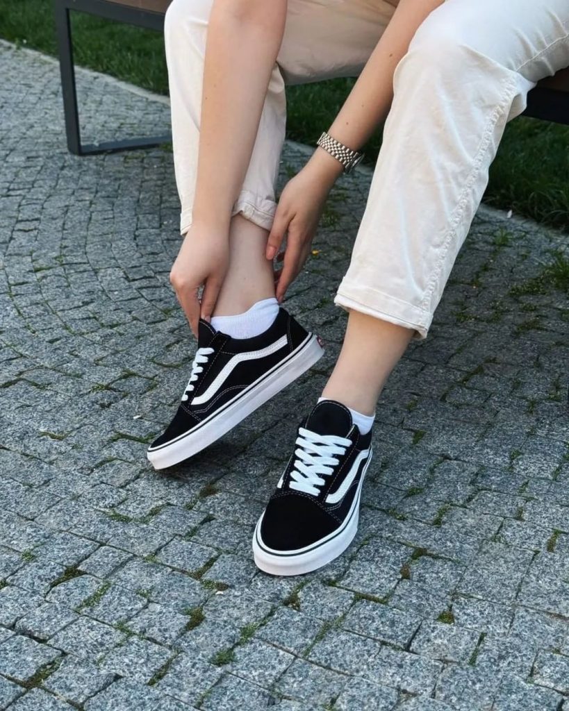 Fall Sneakers 2024 Women's 26 Ideas: Trends, Styles, and Outfits