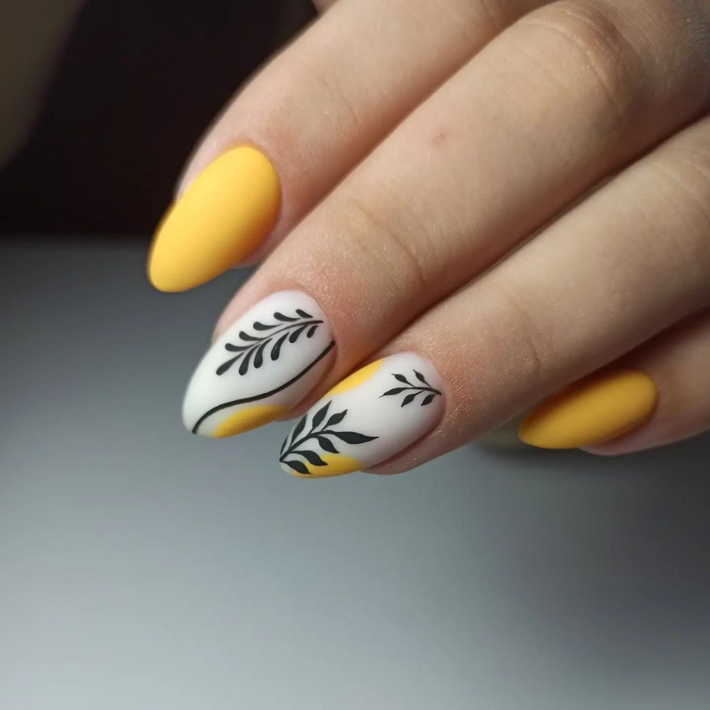 Fun Fall Nails 2024: Inspiring Manicure 25 Ideas for the Season