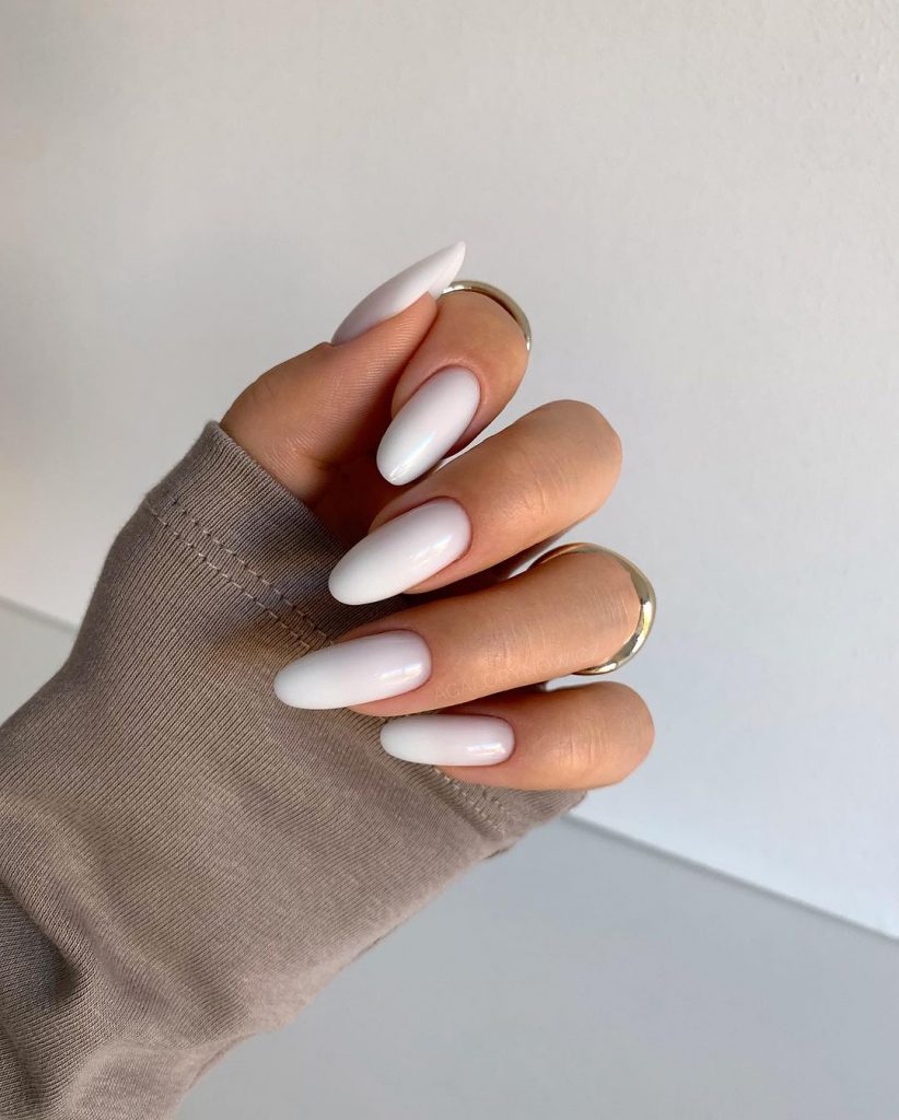 White Fall Nails 26 Ideas: Embrace the Elegance