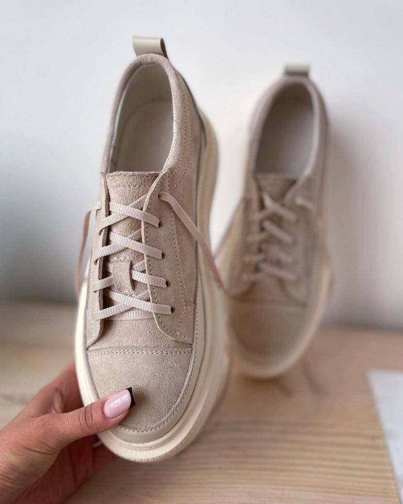 Fall Sneakers 2024 Women's 26 Ideas: Trends, Styles, and Outfits