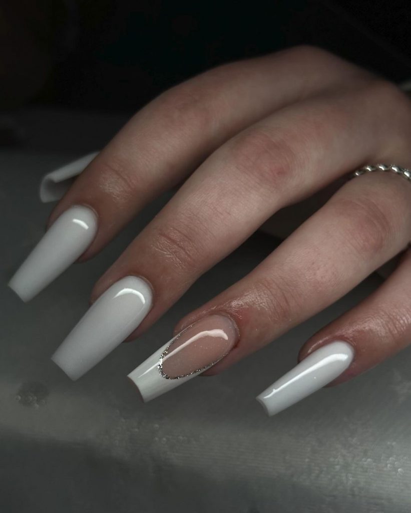 White Fall Nails 26 Ideas: Embrace the Elegance