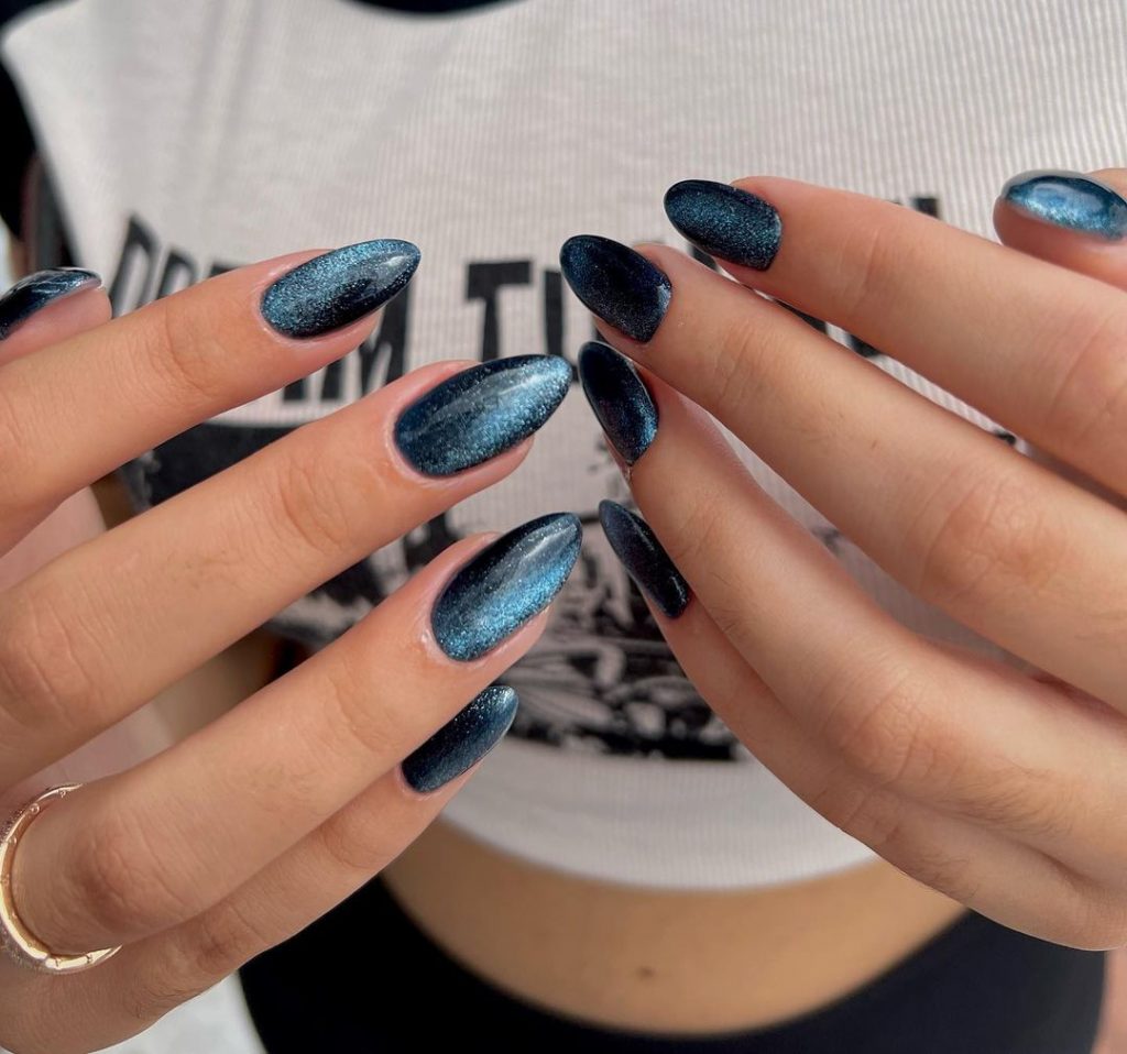 Fall Cat Eye Nails 25 Ideas: Captivating Designs