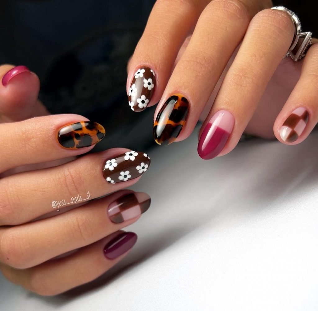 Fall Oval Nails: Trendy 25 Ideas for the Season