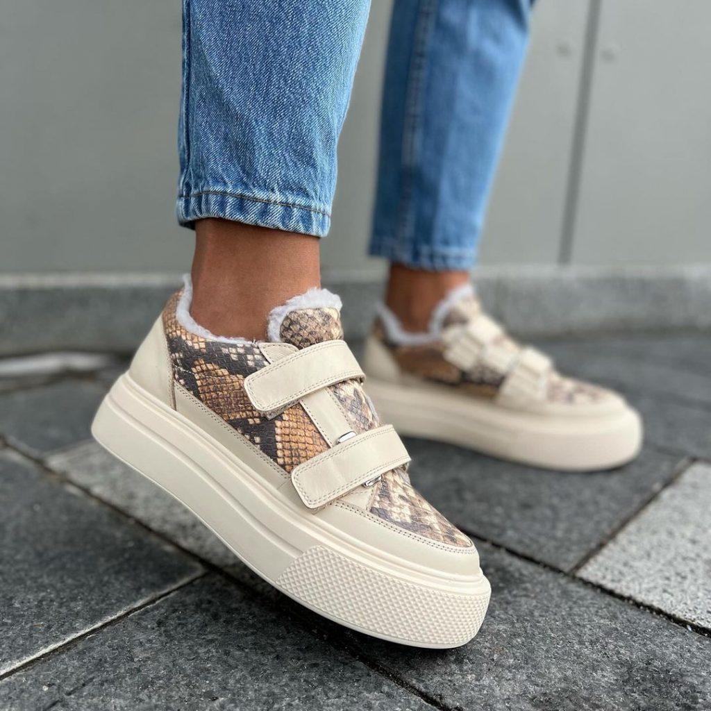 Fall Sneakers 2024 Women's 26 Ideas: Trends, Styles, and Outfits