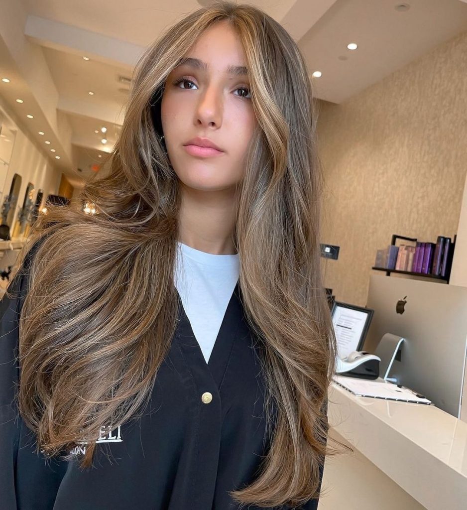 Long Fall Haircuts 2024 26 Ideas: Embrace the Season's Trends