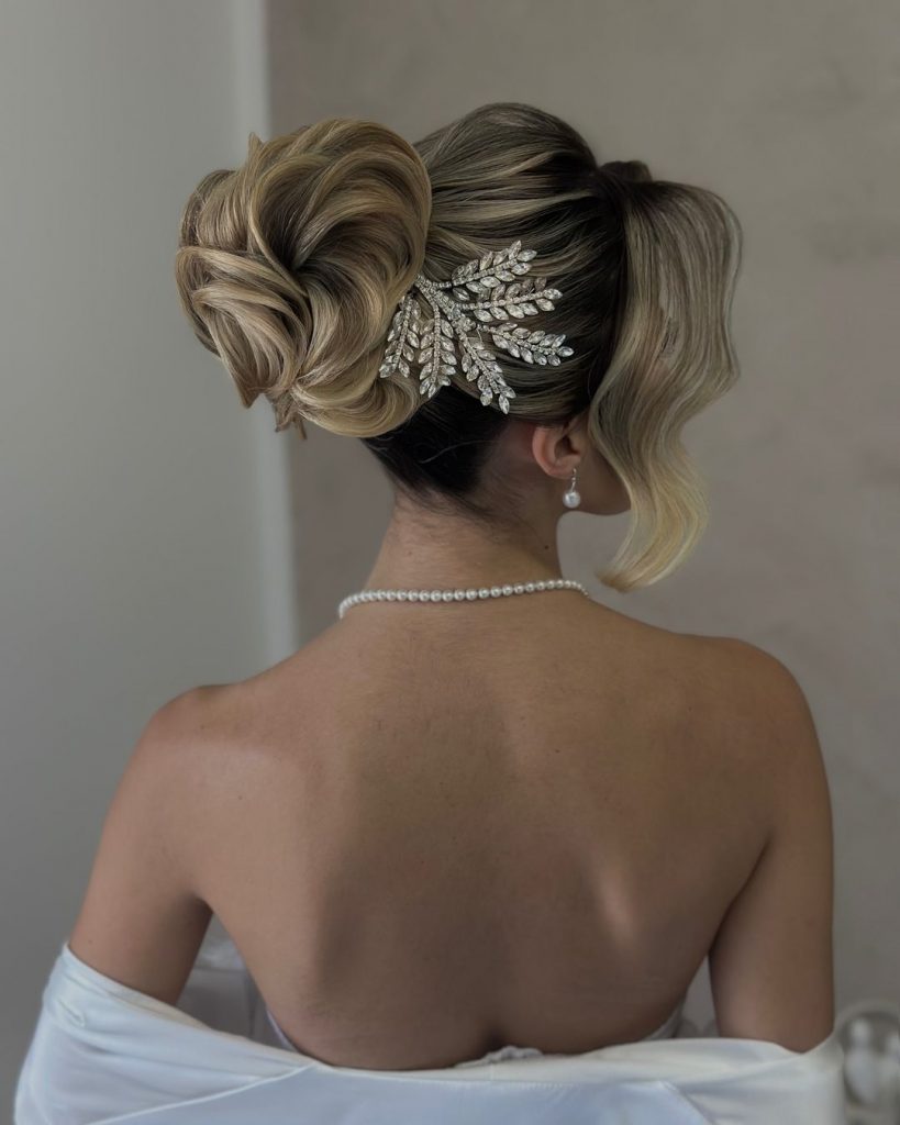 Stunning Fall Wedding Hairstyles 2024 27 Ideas: Top Trends for Brides and Bridesmaids