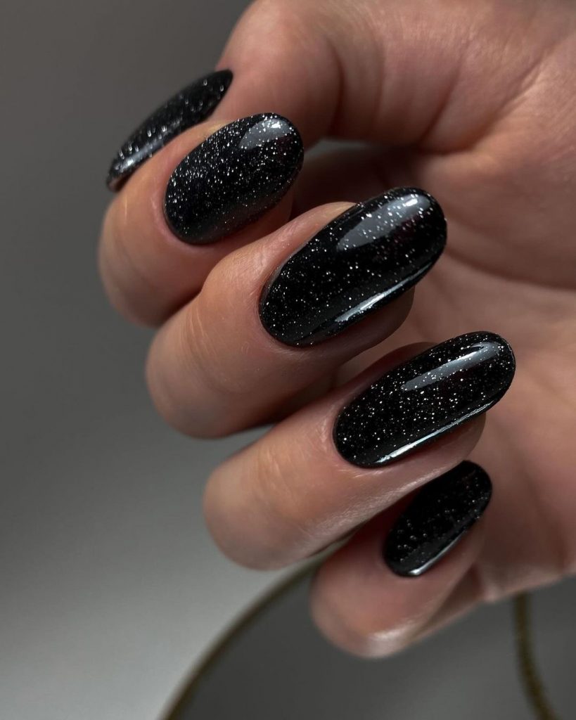 Trendy Black Fall Nails 2024: Stunning Designs and Inspiring 25 Ideas