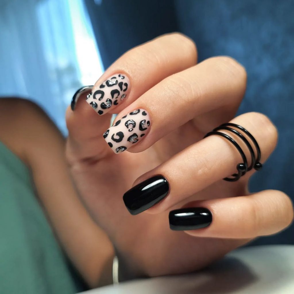 Trendy Black Fall Nails 2024: Stunning Designs and Inspiring 25 Ideas