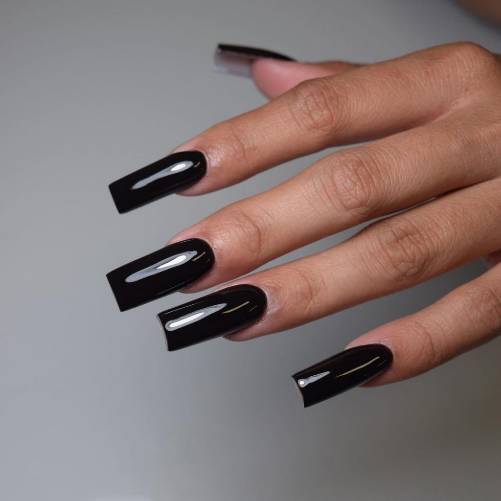 Trendy Black Fall Nails 2024: Stunning Designs and Inspiring 25 Ideas