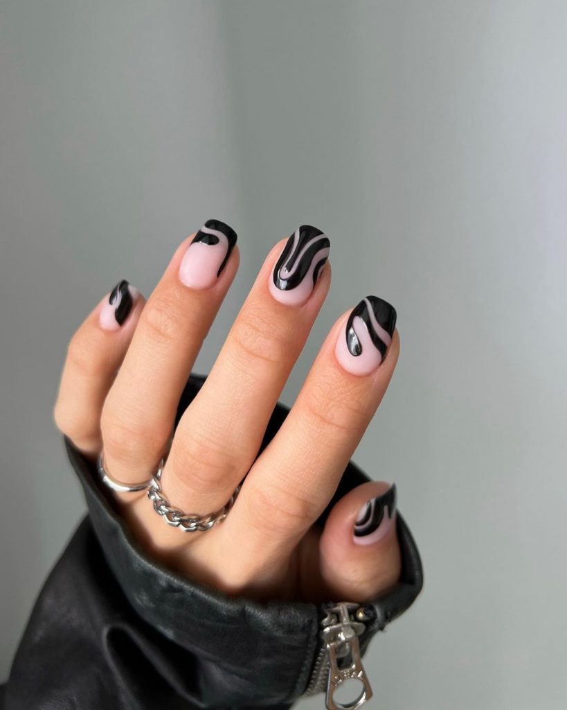 Trendy Black Fall Nails 2024: Stunning Designs and Inspiring 25 Ideas