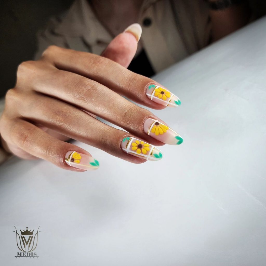 Top Fall Flowers Nail Art Designs for 2024 25 Ideas: Embrace the Beauty of Autumn