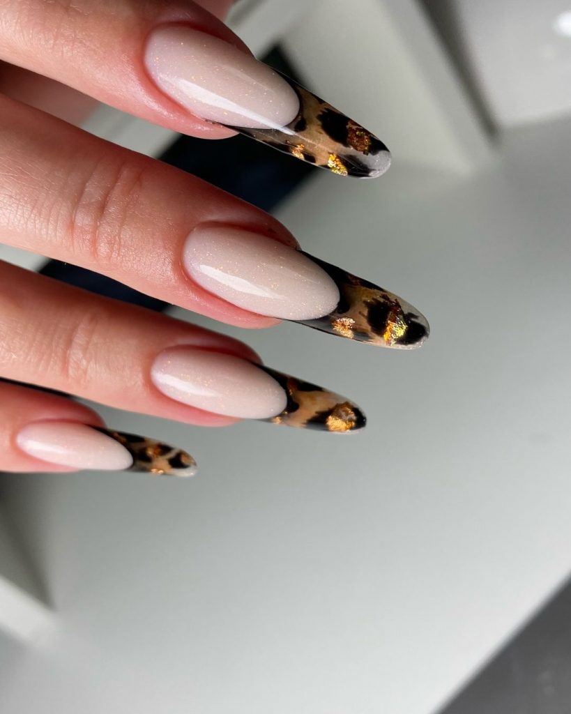 Stunning Fall Nails Almond 2024: Top Trends and Design 25 Ideas