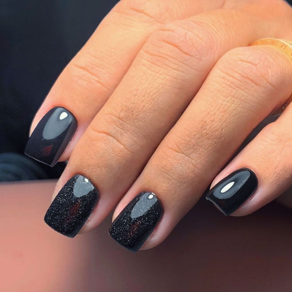 Trendy Black Fall Nails 2024: Stunning Designs and Inspiring 25 Ideas