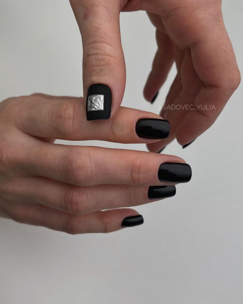 Trendy Black Fall Nails 2024: Stunning Designs and Inspiring 25 Ideas