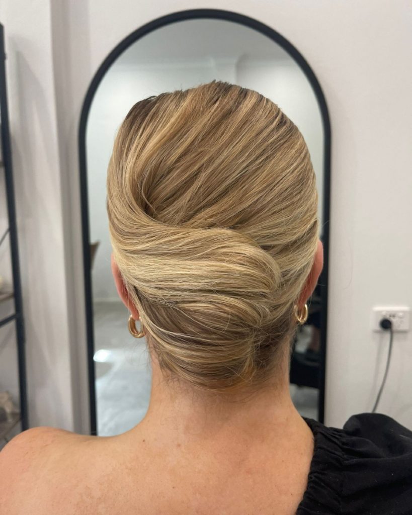 Stunning Winter Formal Hairstyles 2024 - 2025: Elegant 20 Ideas for Every Hair Type