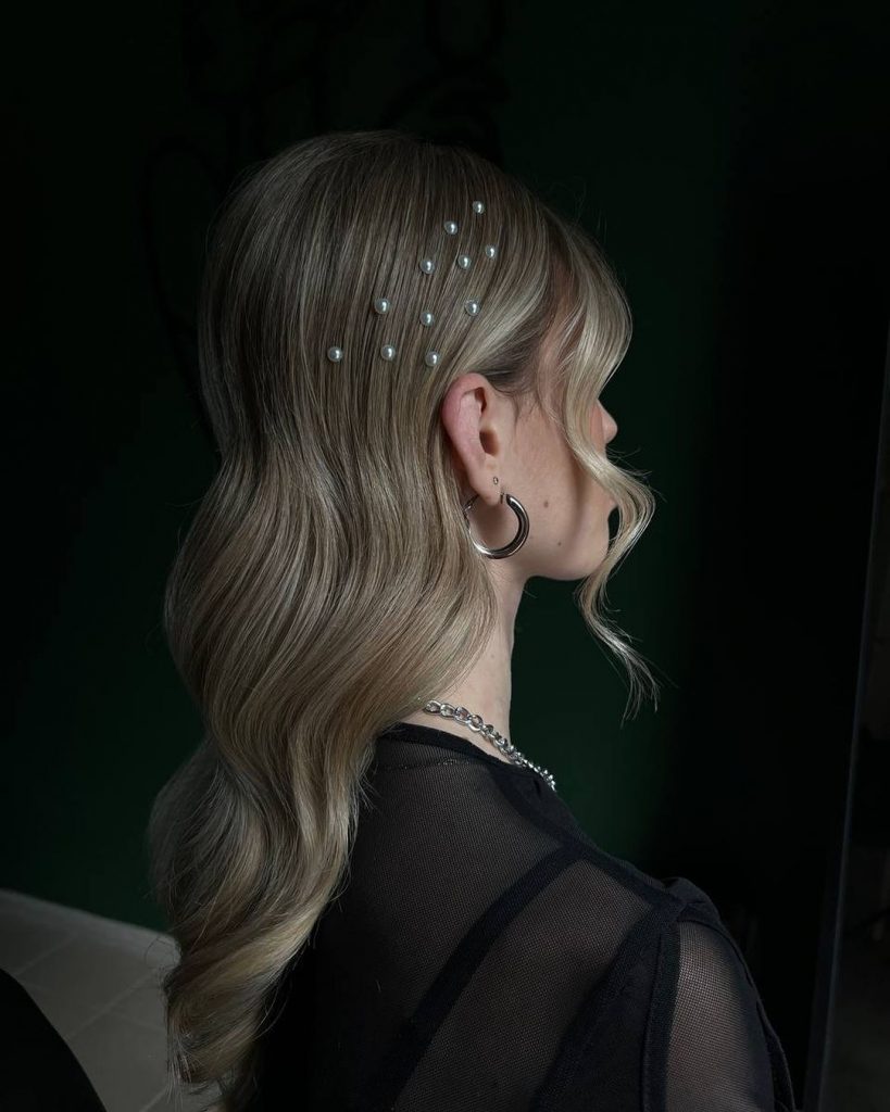 Christmas Hair 24 Ideas: Festive and Creative Styles