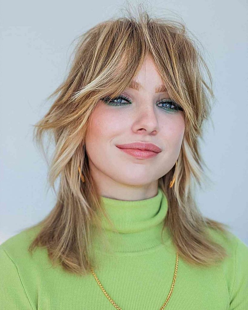 Explore Trendy Winter Haircuts with Bangs for a Fresh Seasonal Look 25 Ideas