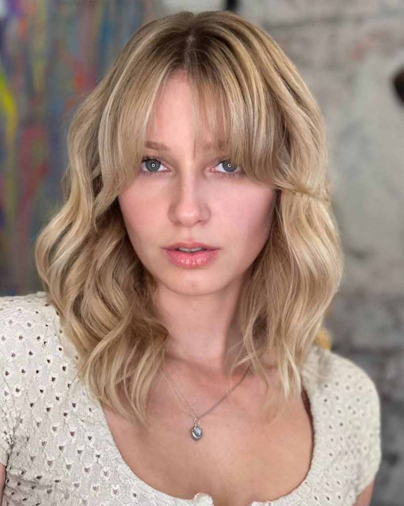 Explore Trendy Winter Haircuts with Bangs for a Fresh Seasonal Look 25 Ideas