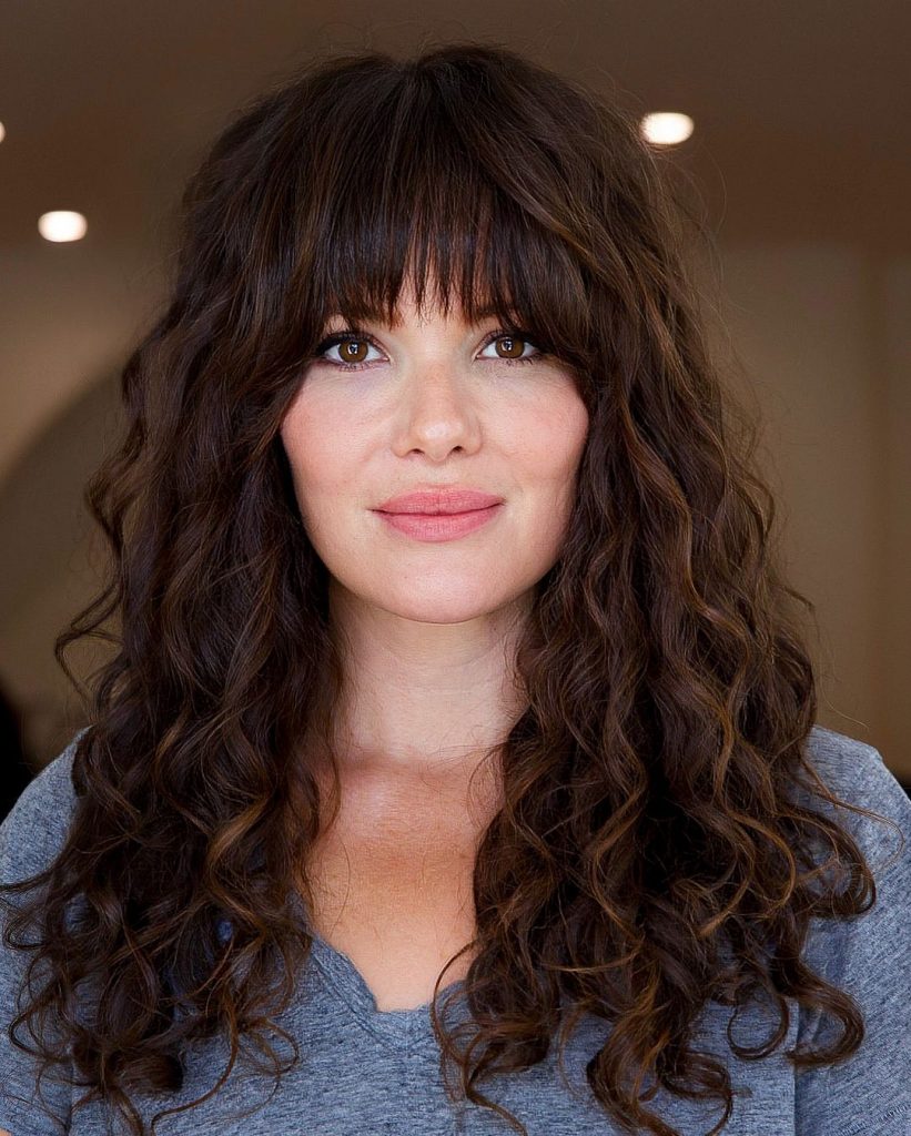 Embracing the Best Winter Haircuts for Round Faces 27 Ideas