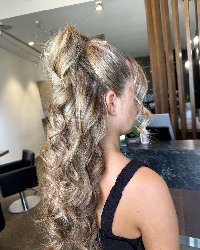 Stunning Winter Formal Hairstyles 2024 - 2025: Elegant 20 Ideas for Every Hair Type