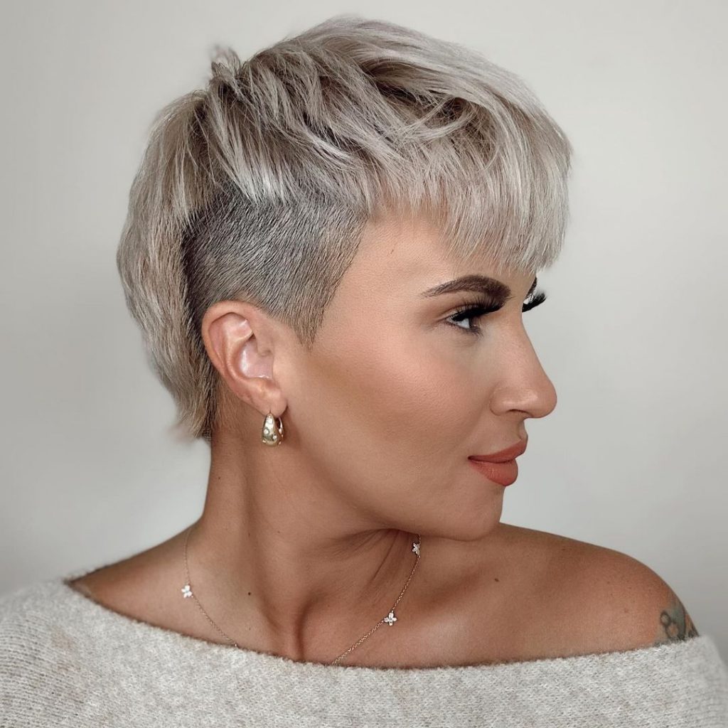 Embrace the Chic of Short Winter Haircuts 20 Ideas