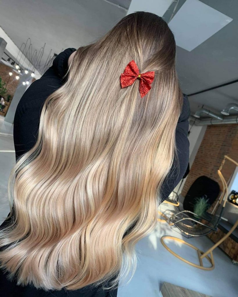 Festive Christmas Hairstyles to Shine This Holiday Season 26 Ideas