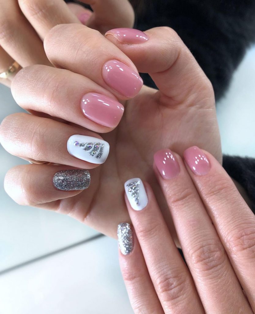 Embrace the Elegance of Winter Nails for Women Over 60 22 Ideas